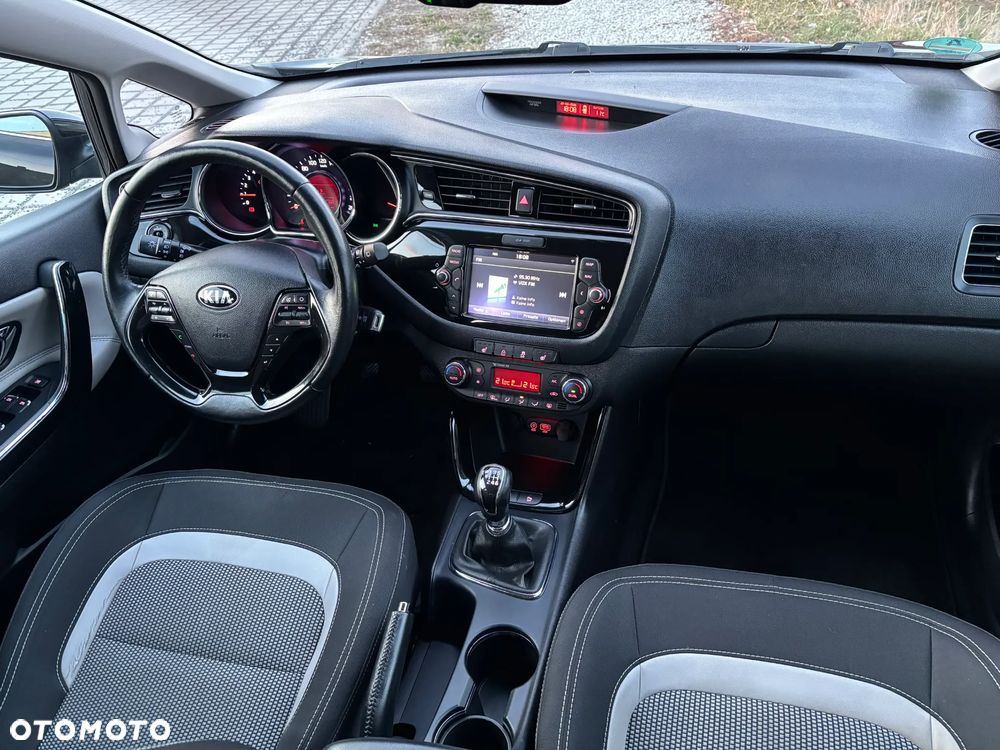 Kia Ceed 1.6 CRDi 136 ISG Platinum Edition - 7