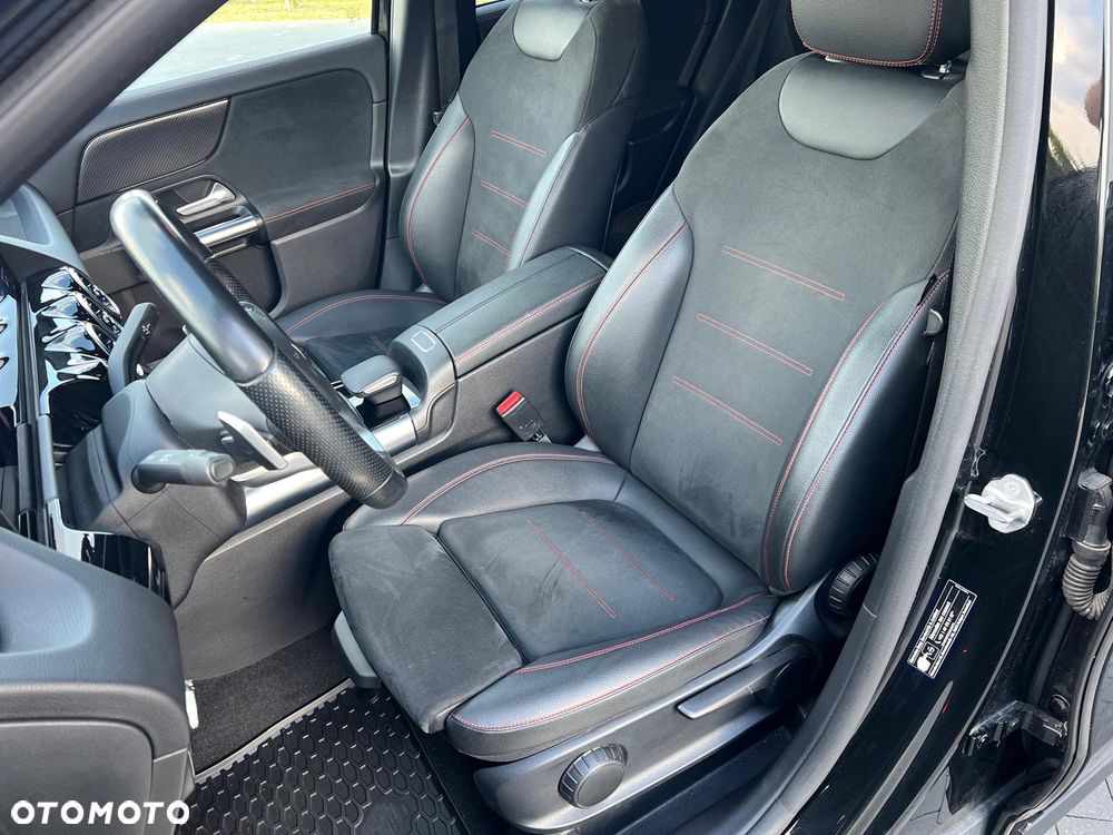 Mercedes-Benz GLA 200 d AMG Line - 18
