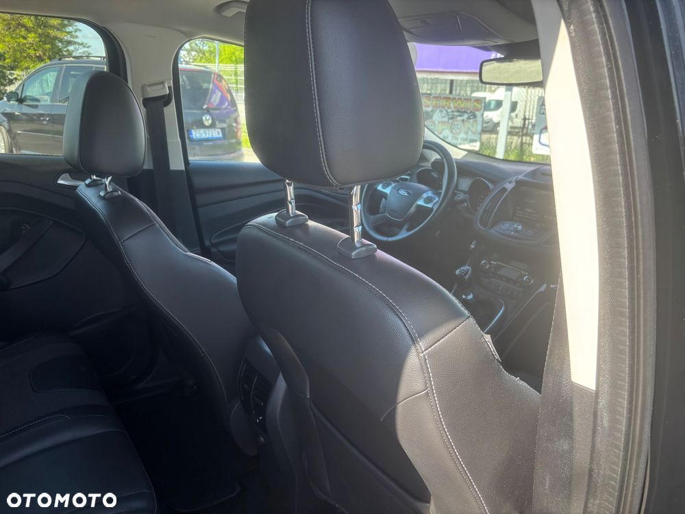 Ford Kuga 1.5 EcoBoost 2x4 Titanium - 29