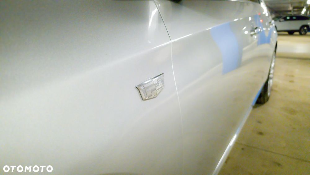 Cadillac XTS - 10