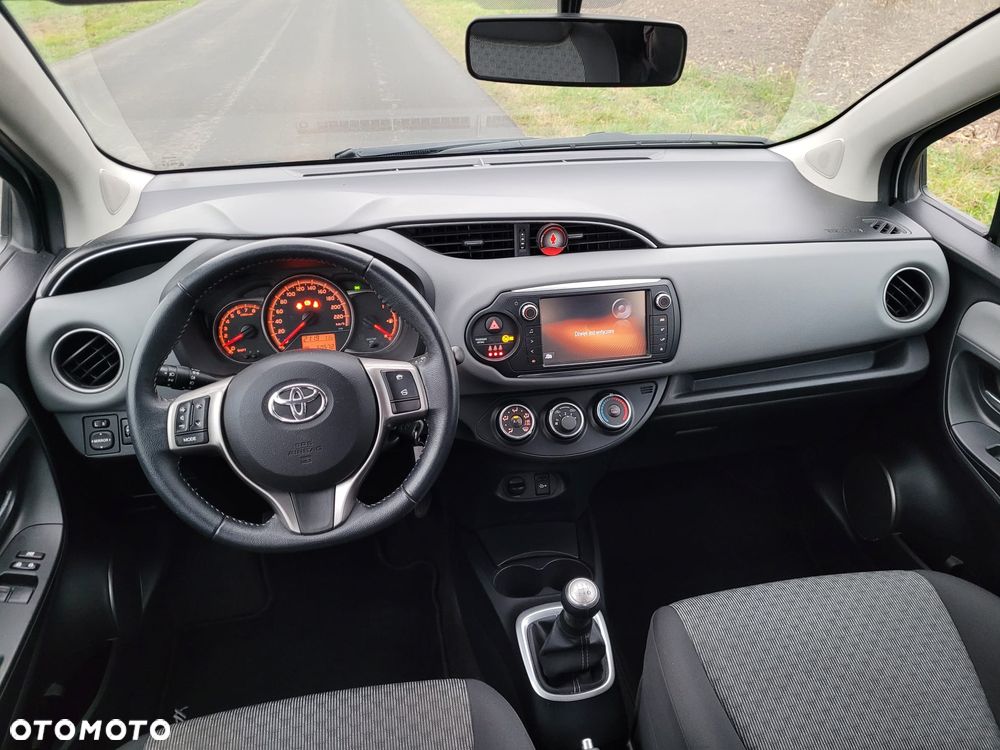 Toyota Yaris 1.0 Premium - 11