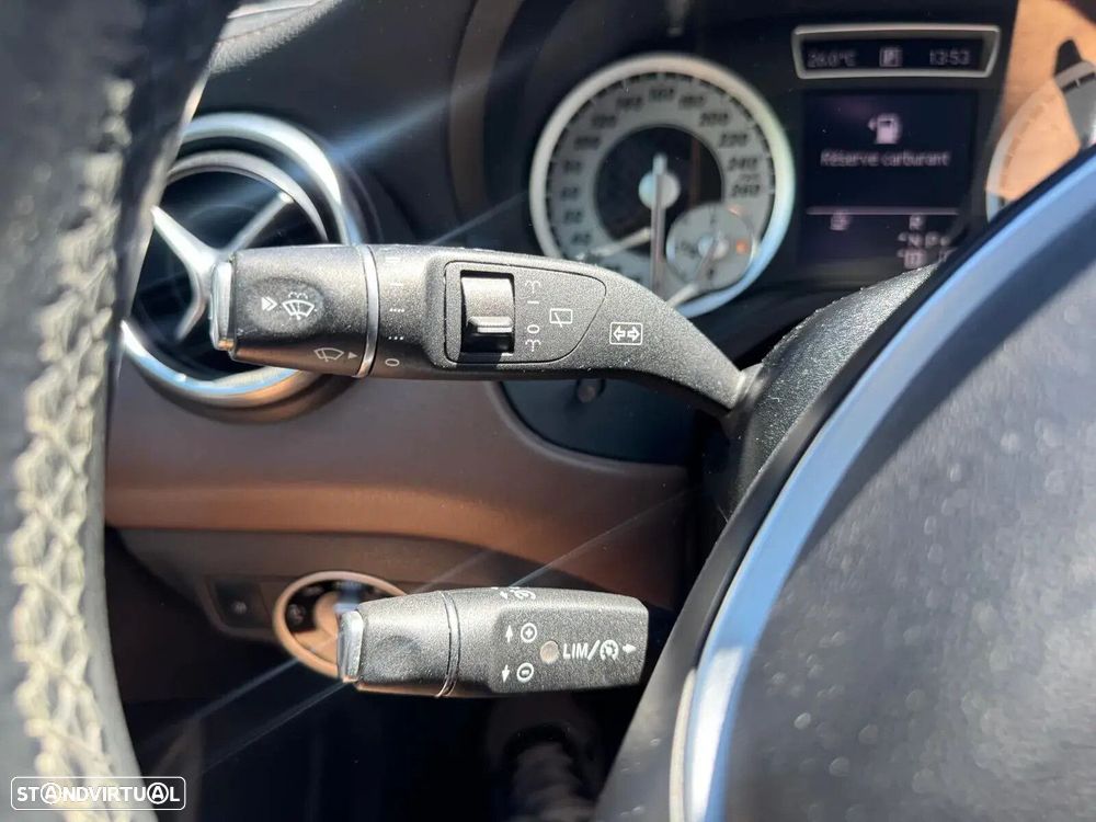 Mercedes-Benz A 220 - 22