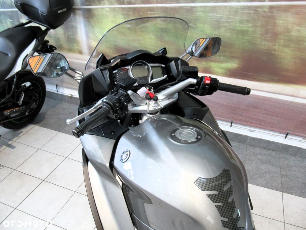 Yamaha FJR - 9