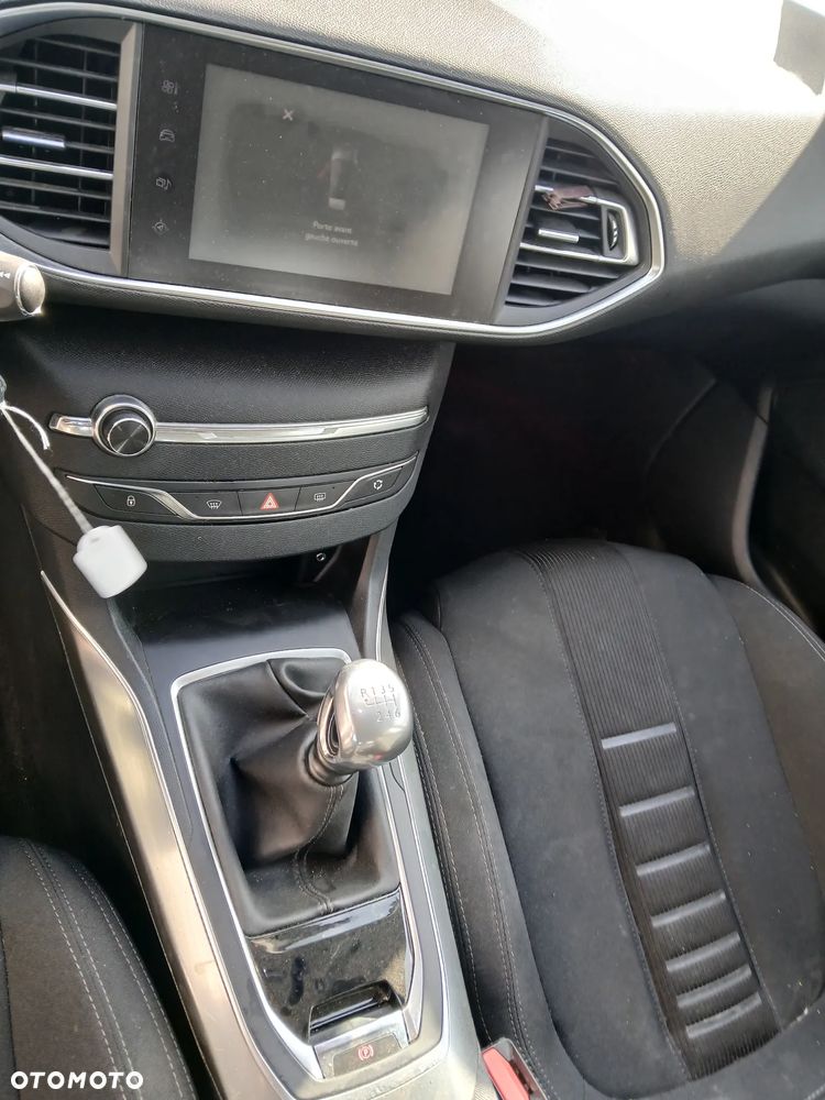Peugeot 308 125 THP Allure - 13