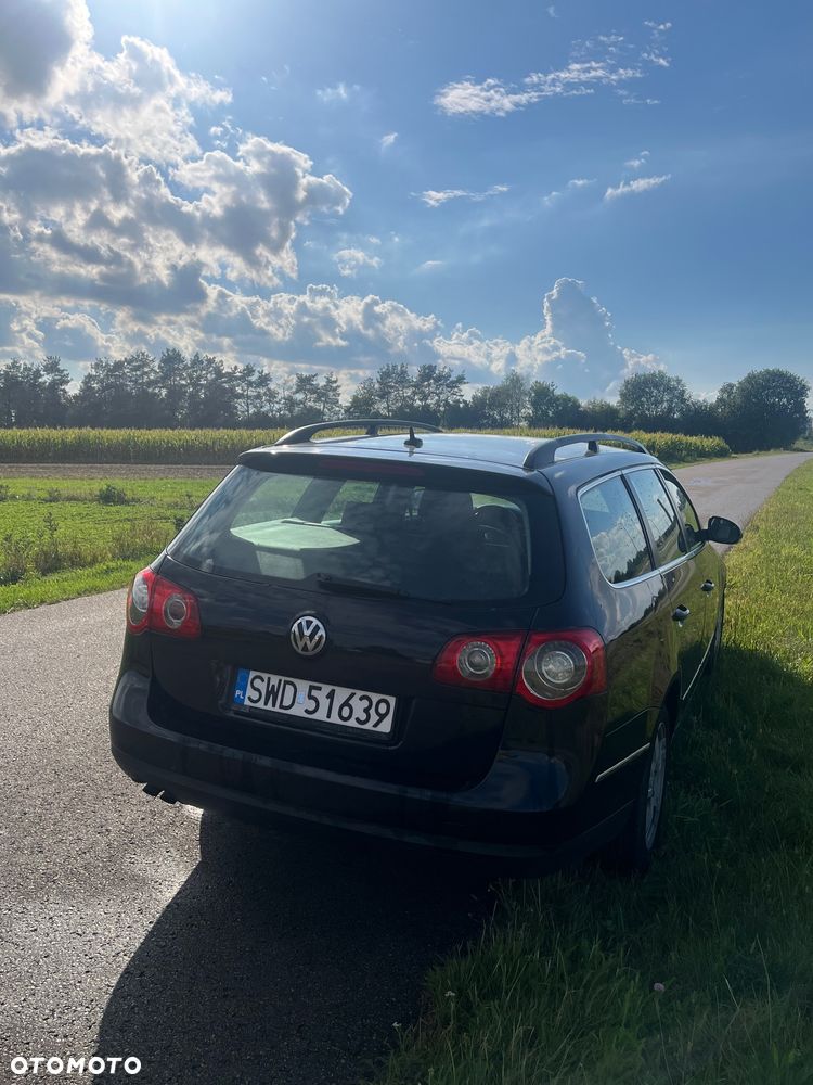 Volkswagen Passat 1.9 TDI Comfortline - 4