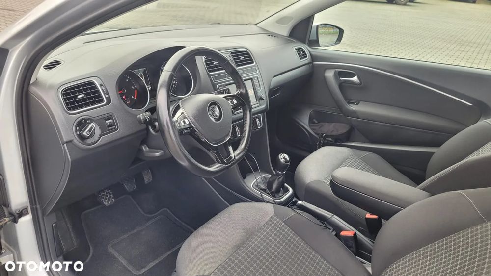Volkswagen Polo 1.4 TDI (Blue Motion Technology) Comfortline - 17
