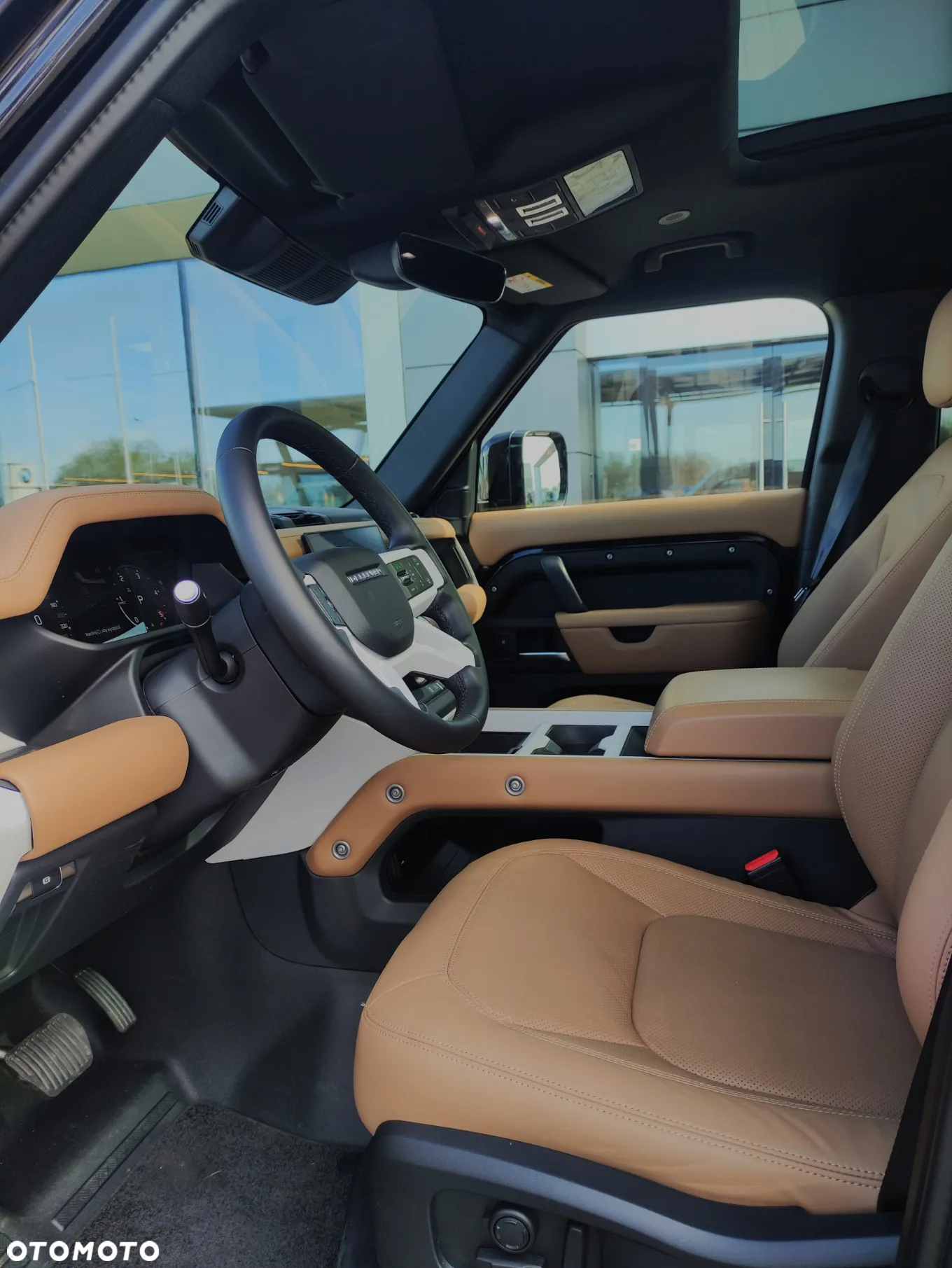 Land Rover Defender - 2