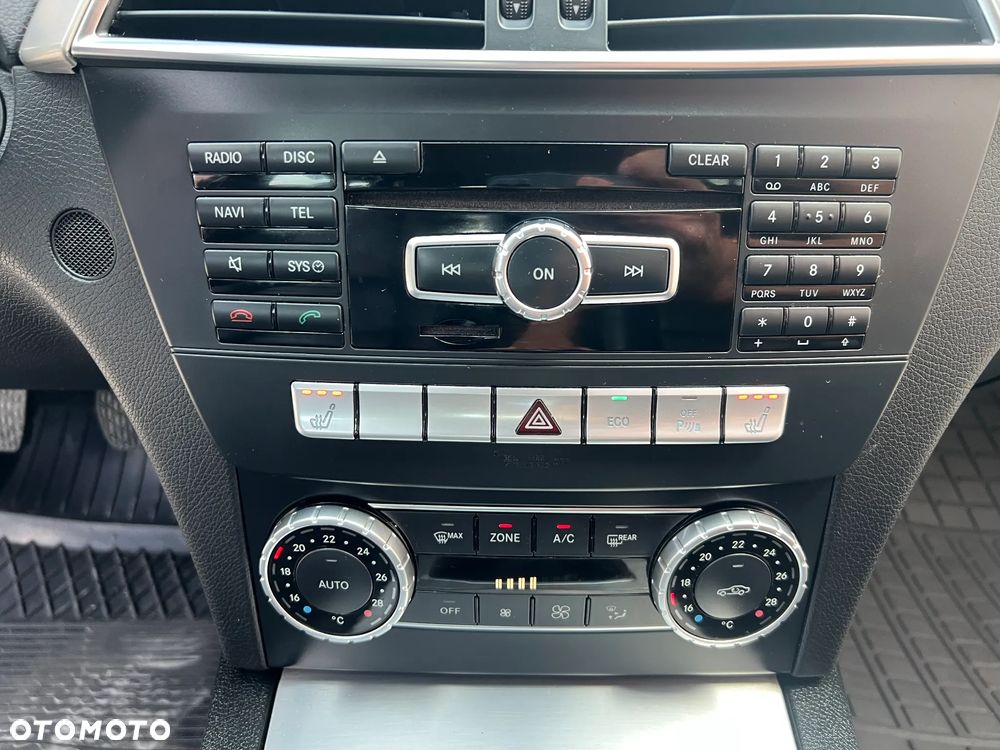 Mercedes-Benz Klasa C 220 CDI DPF (BlueEFFICIENCY) - 32
