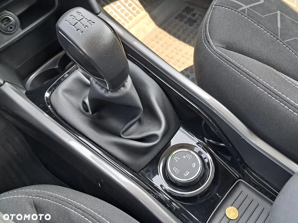 Peugeot 2008 1.2 Pure Tech Active S&S - 21
