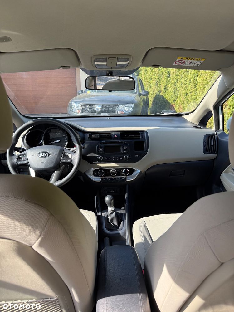 Kia Rio - 10