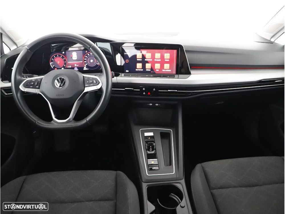 VW Golf 1.0 eTSI Life DSG - 38