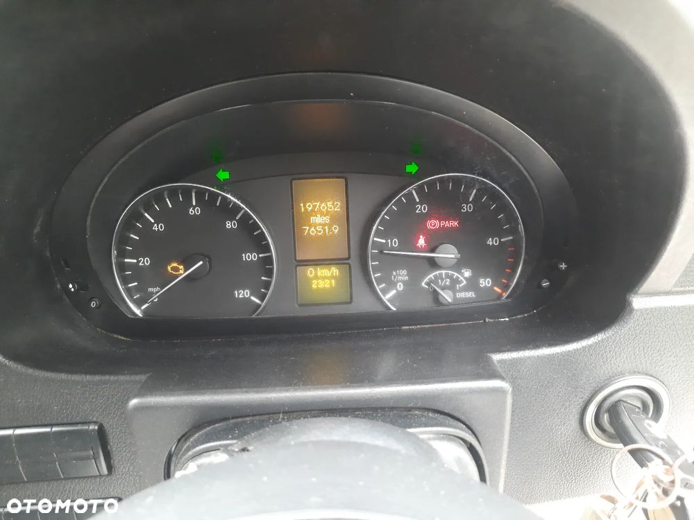 Mercedes-Benz Sprinter - 24