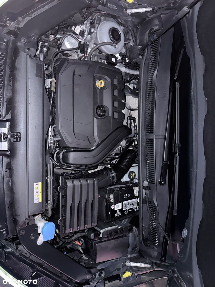 Volkswagen Touran - 12