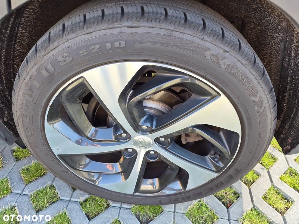 Hyundai Tucson 2.0 CRDI 4WD Automatik Premium - 24