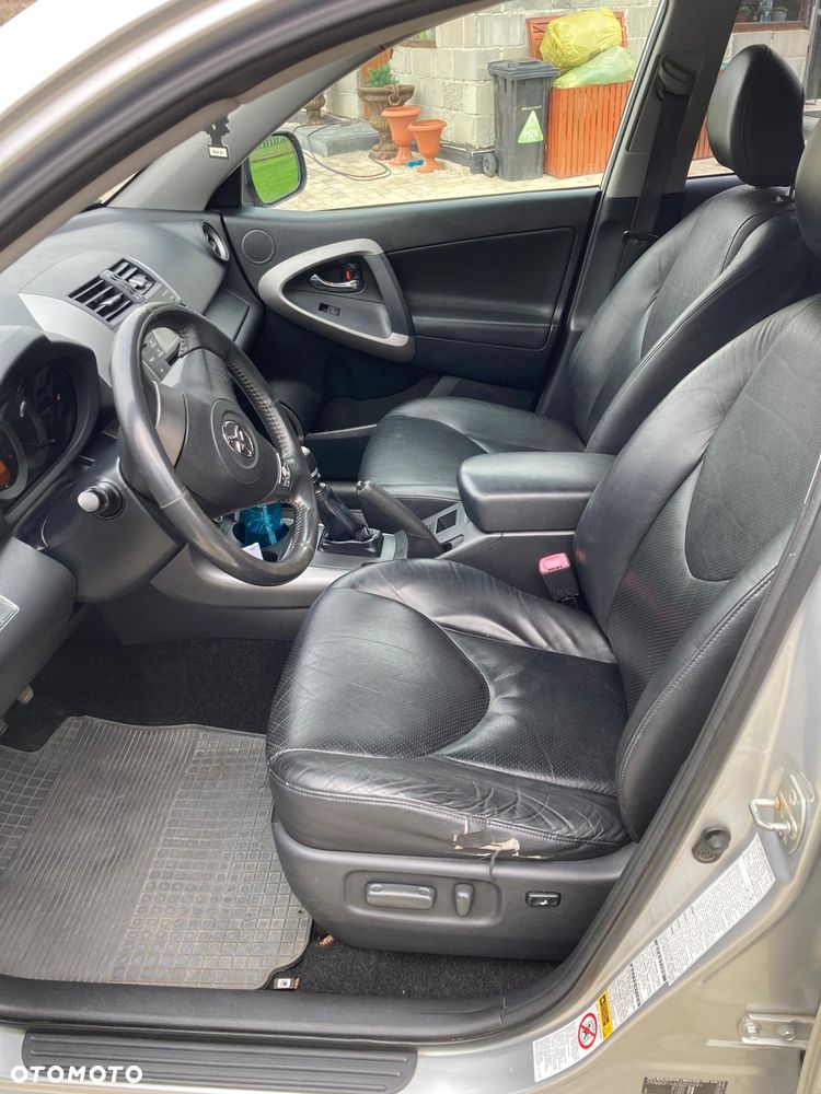 Toyota RAV4 - 7