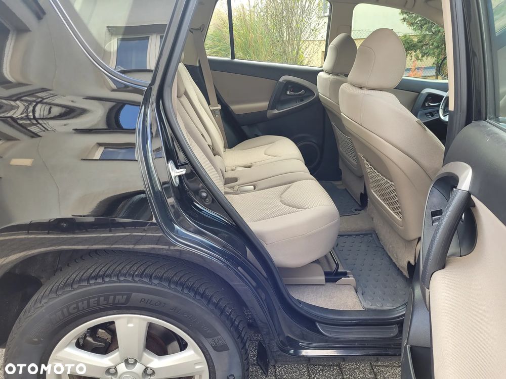 Toyota RAV4 2.2 D-4D Prestige - 8
