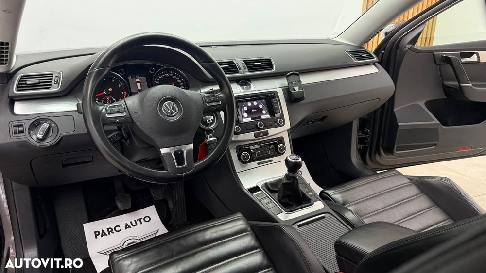 Volkswagen Passat 1.8 TSI Highline - 24