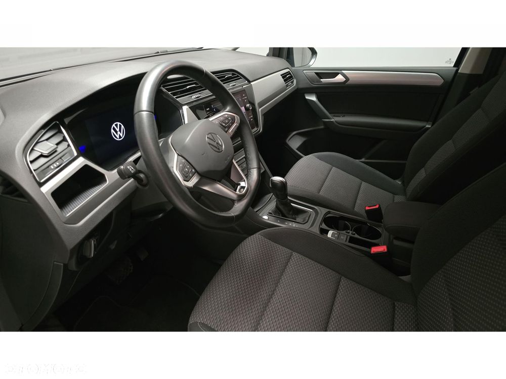 Volkswagen Touran - 16