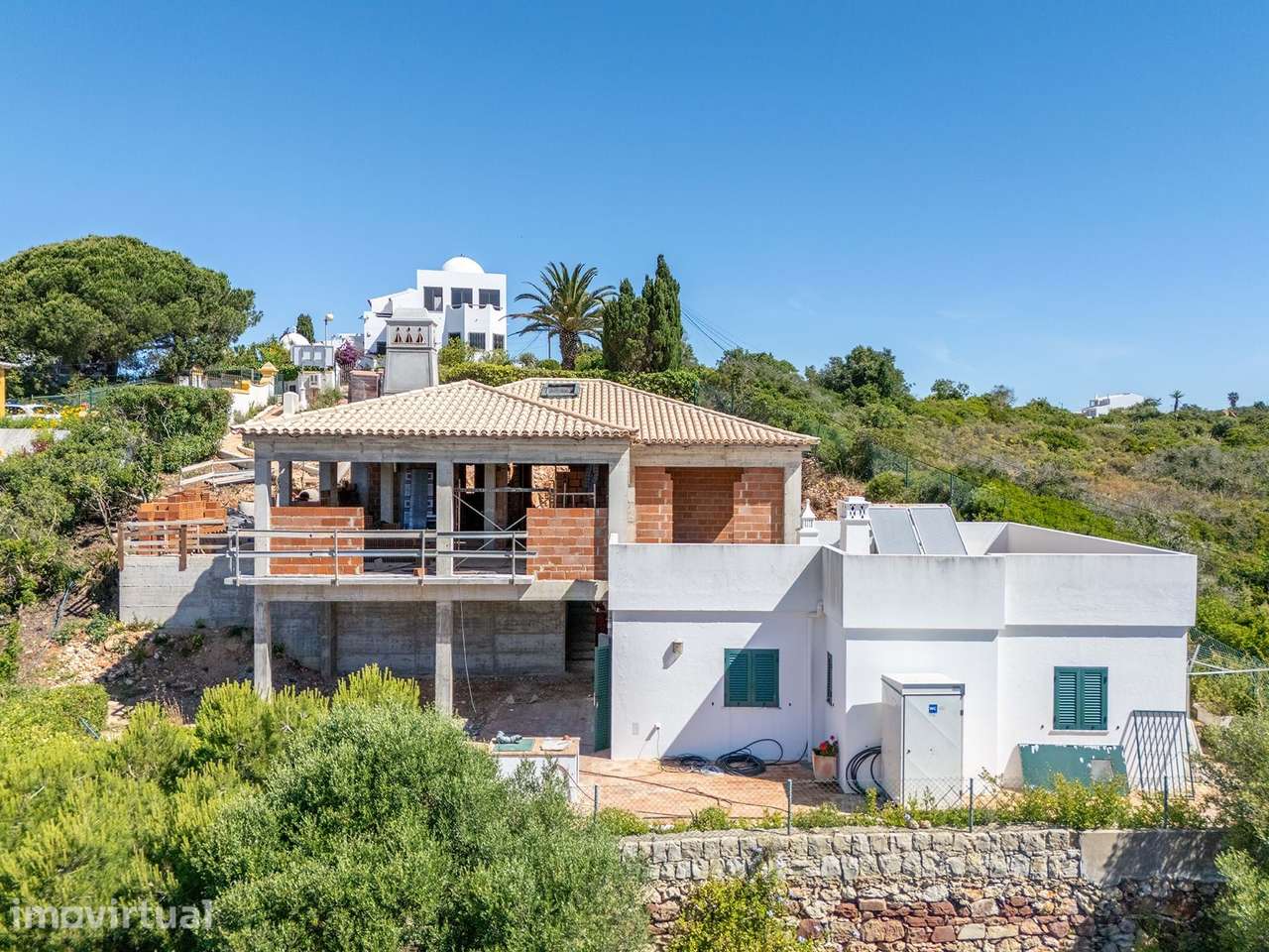 MORADIA DE PRAIA COM VISAS PANORÂMICAS PARA O MAR À VENDA EM FERRAGUDO - Grande imagem: 3/34
