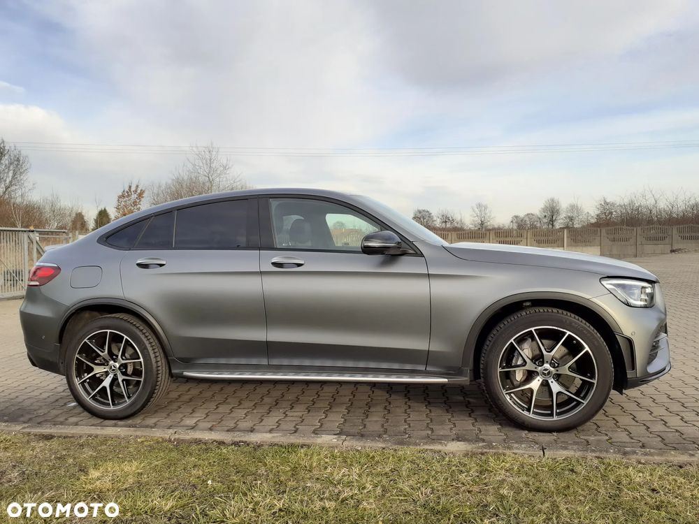 Mercedes-Benz GLC 200 4Matic 9G-TRONIC AMG Line Plus - 9