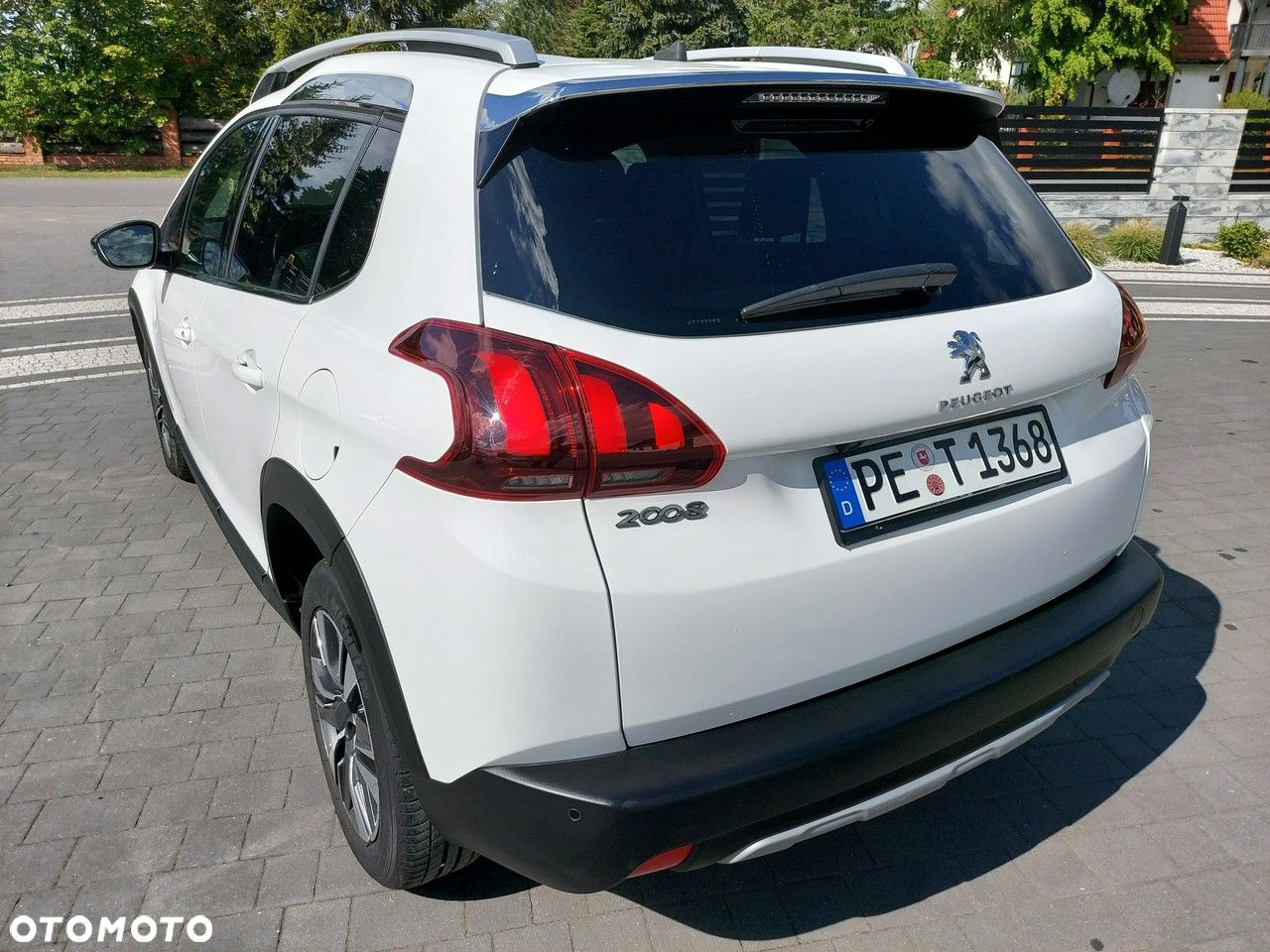 Peugeot 2008 - 4
