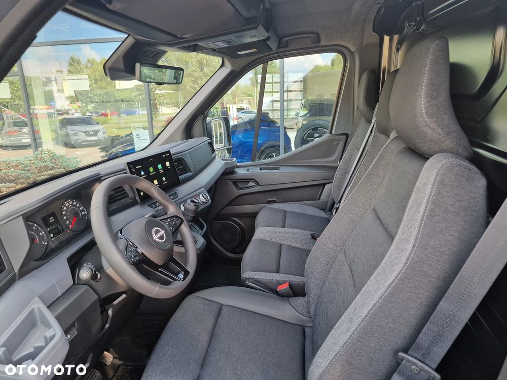 Nissan Interstar - 8