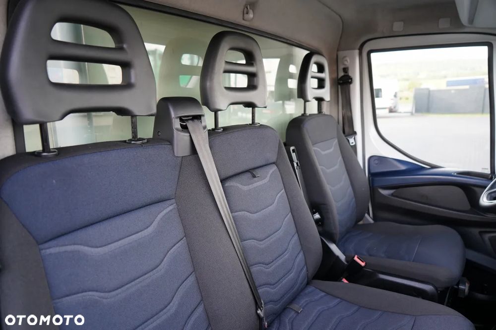 Iveco DAILY 35-140 / CHŁODNIA / THERMO KING / REGAŁY / MANUAL / BLIŹNIAK / - 32