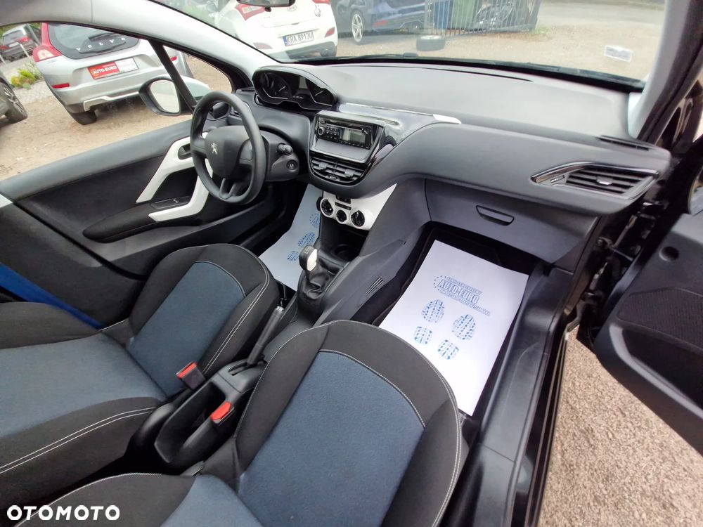 Peugeot 208 PureTech 82 Urban Move - 23