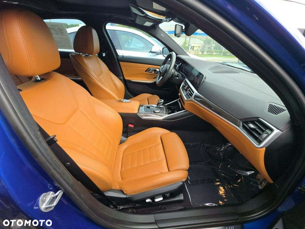 BMW Seria 3 330i xDrive M Sport - 8
