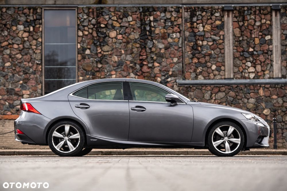 Lexus IS 300h Business - 4