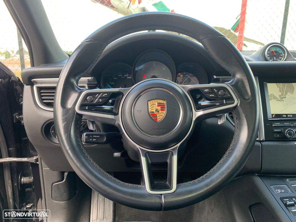 Porsche Macan S - 25