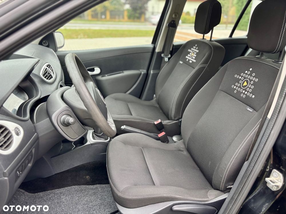 Renault Laguna dCi 180 FAP GT - 6