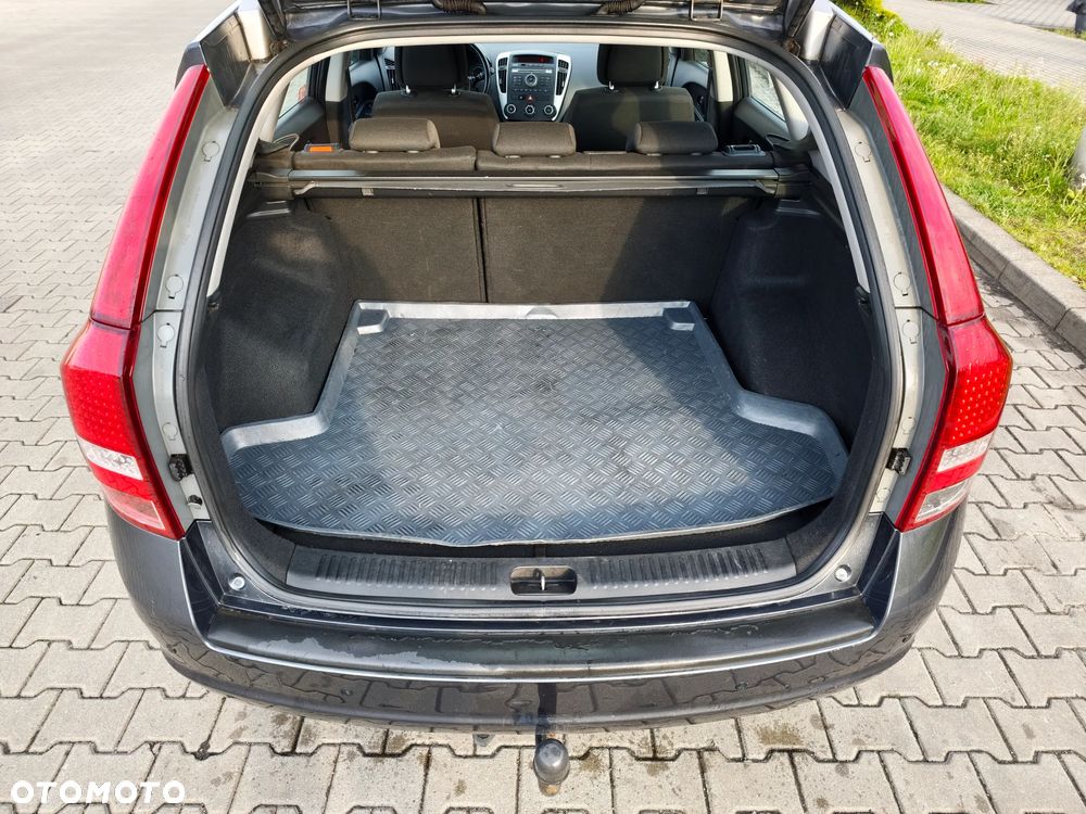 Kia Ceed - 9