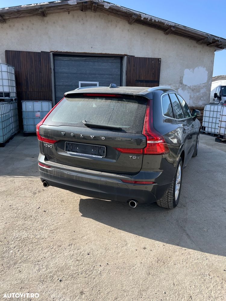 Volvo XC 60 T8 Twin Engine AWD Momentum - 2