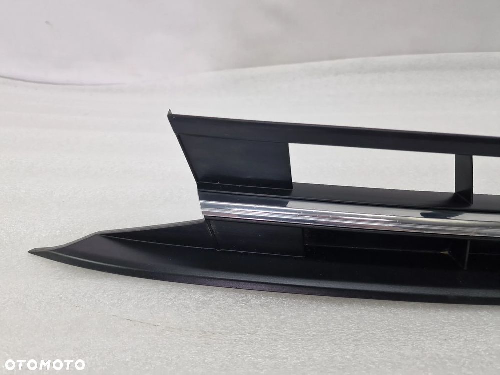 VW POLO 2G0 17- ATRAPA / GRILL PRZEDNI PRZÓD , NR 2G0853651L / 2G0853653L , NR AUKCJI GL519 - 2