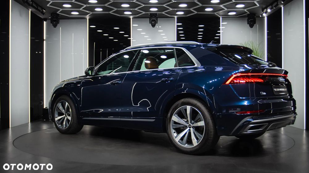 Audi Q8 55 TFSI quattro tiptronic - 5