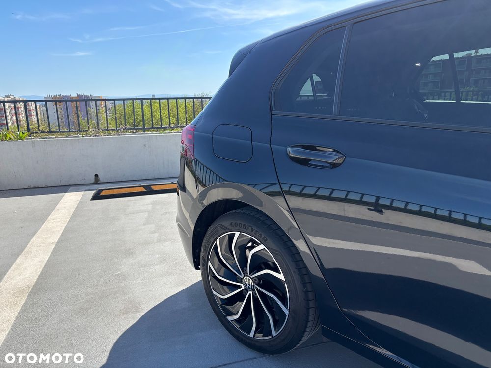 Volkswagen Golf 1.5 eTSI Active DSG - 9