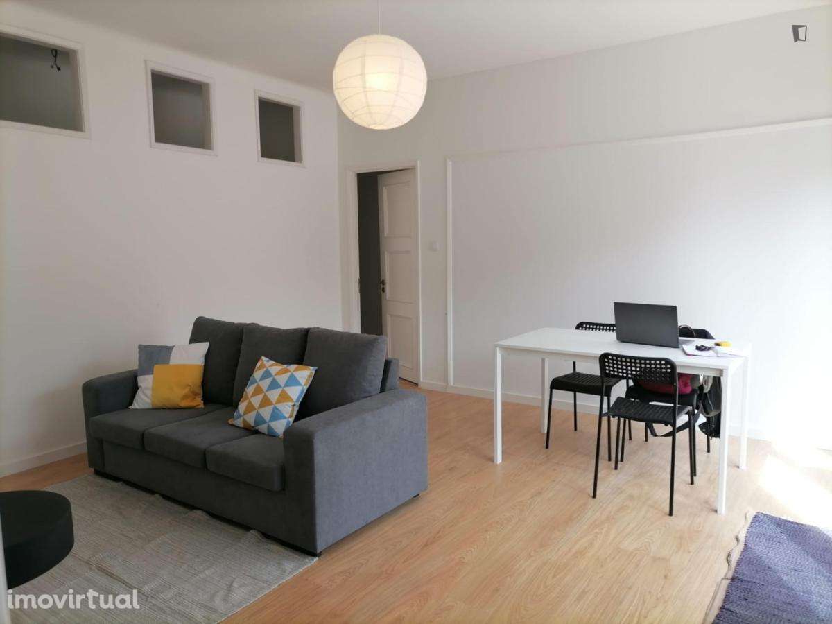 Quarto - localizado em Paranhos Porto - Grande imagem: 3/16