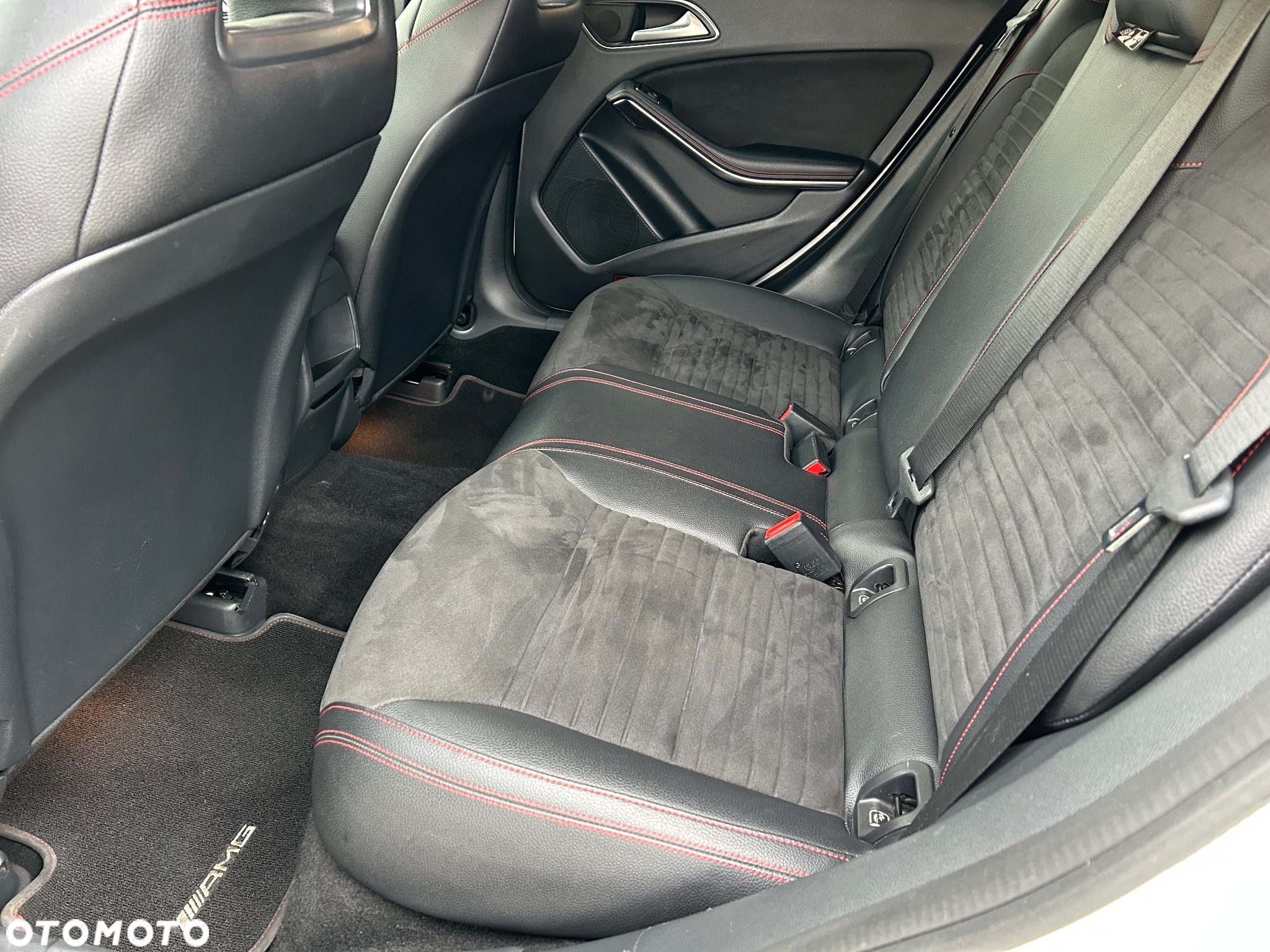 Mercedes-Benz CLA 200 7G-DCT - 8