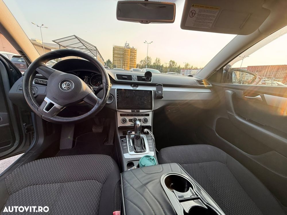 Volkswagen Passat 2.0 TDI DSG Comfortline - 11