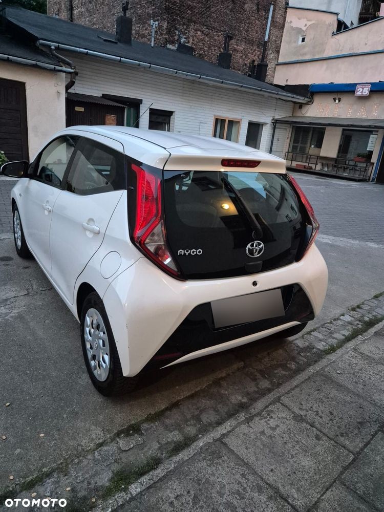Toyota Aygo x.shift x-play connect - 11