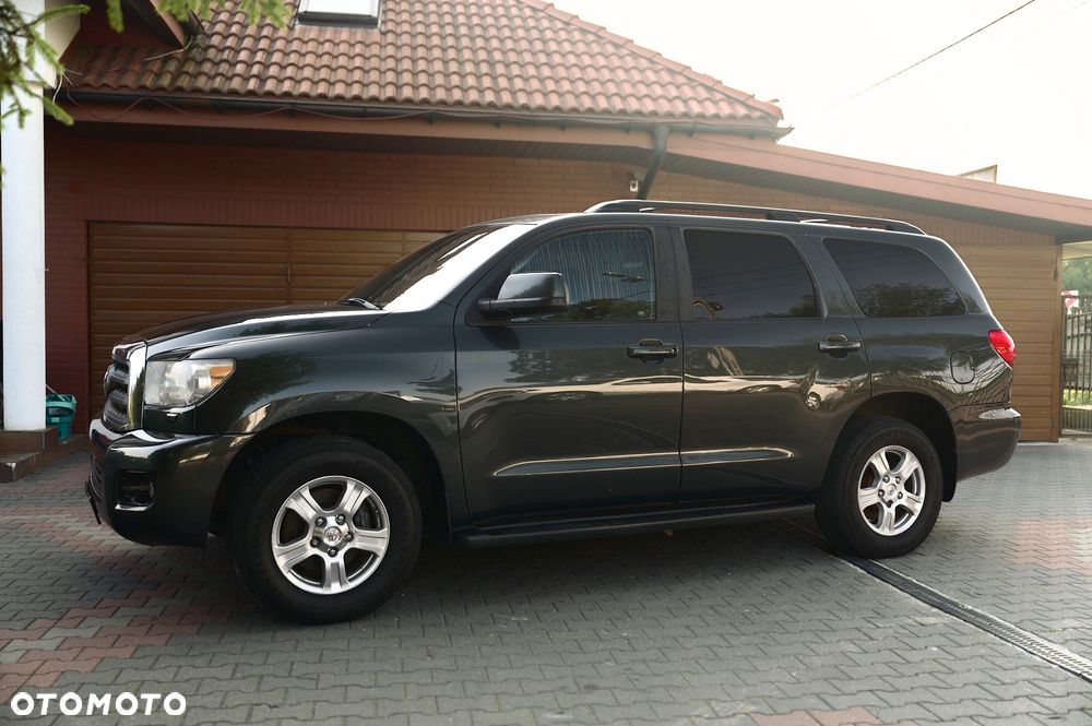 Toyota Sequoia - 9