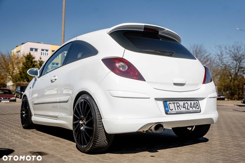 Opel Corsa 1.6 Turbo OPC Nürburgring Edition - 4