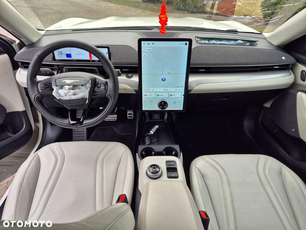 Ford Mustang Mach-E - 9