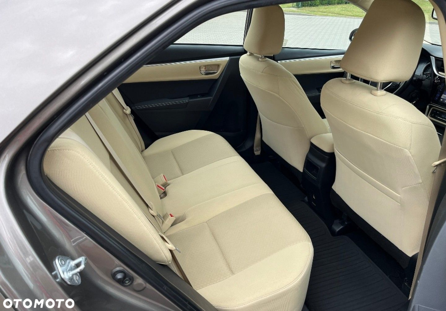 Toyota Corolla - 13