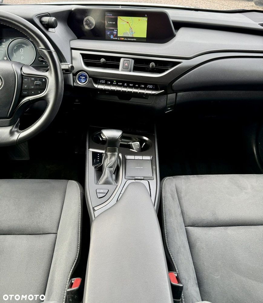 Lexus UX - 11