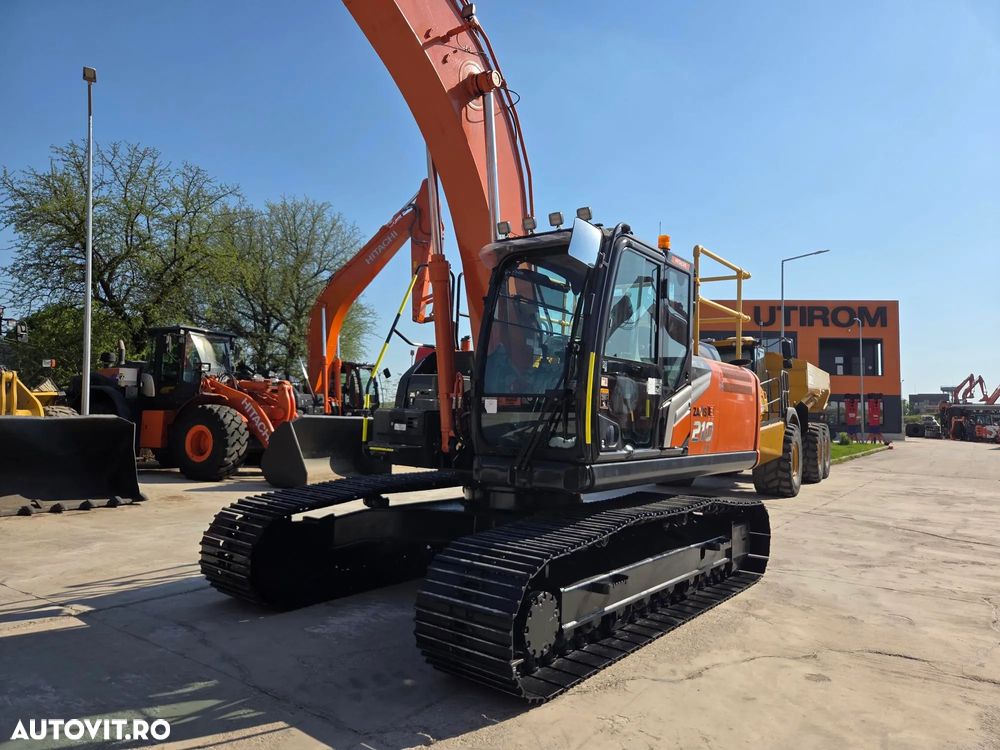 Hitachi ZX210LC-7, 2023, 3.088h, CUPLA RAPIDA, cupa NOUA 1,3mc, Masa operationala 23,4 tone, 3 camere, ad sapare 7m, 3 pompe hidr HITACHI, antifurt, ISUZU, ridica 13t, lant 90% ok, consum 12l/h, posibilitatea leasing 4 ani, CA NOU-PROMOTIE 109.900 Eur+Tva - 18