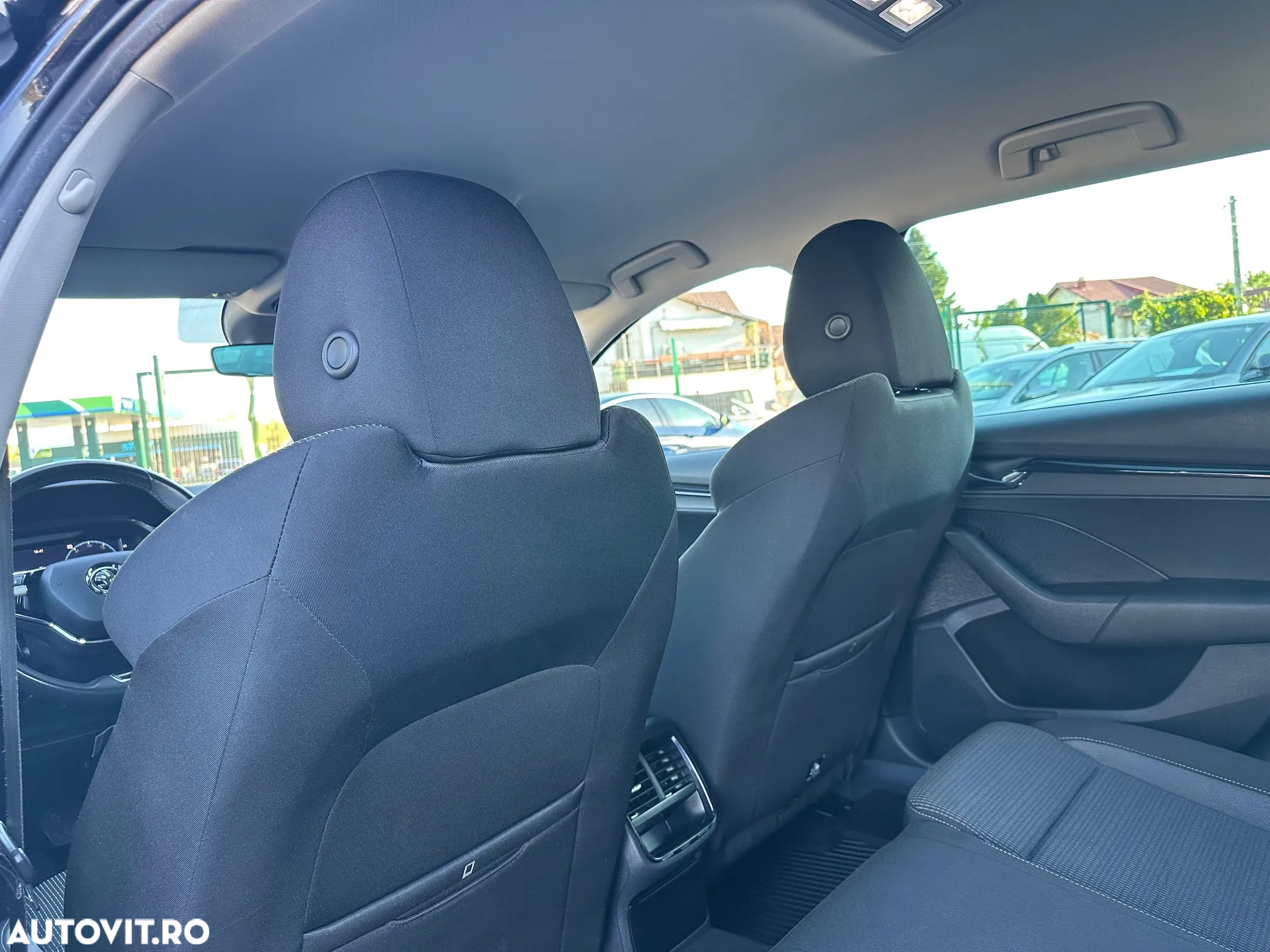 Skoda Octavia 2.0 TDI DSG Ambition - 9