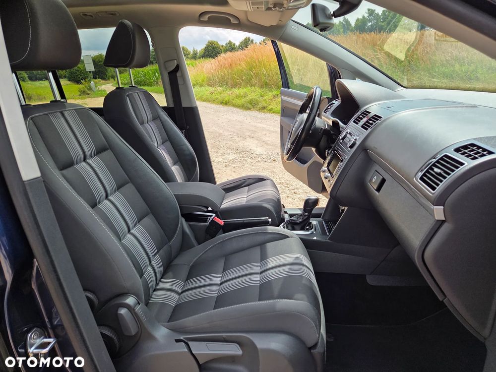 Volkswagen Touran 2.0 TDI DPF DSG MATCH - 13