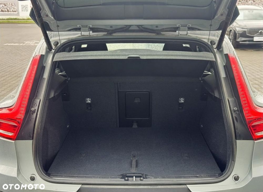 Volvo XC 40 B3 Plus Dark - 14